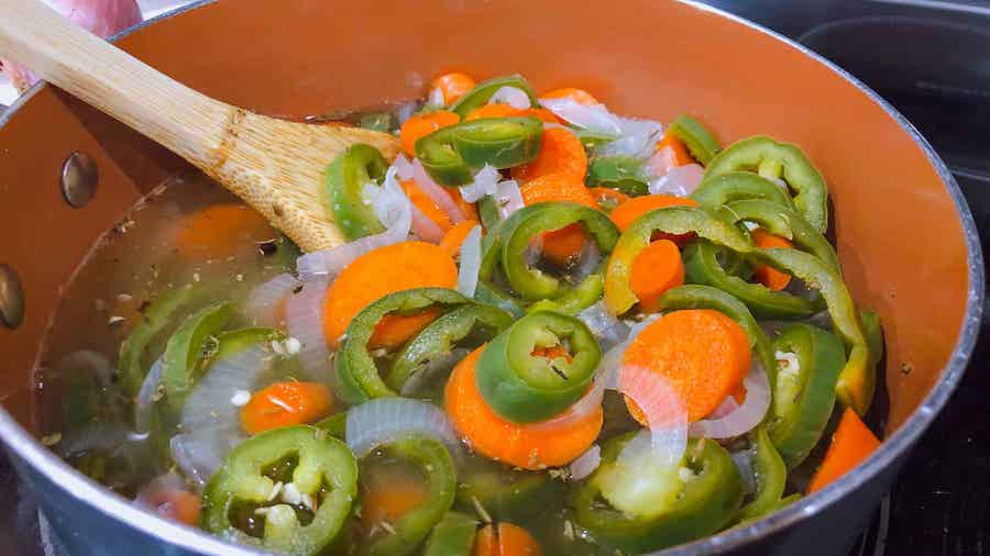 mexican pickled jalapenos and carrots