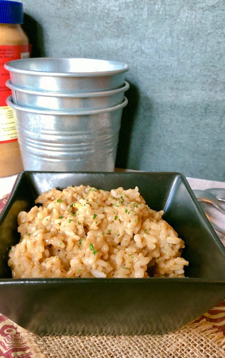 Brown rice with peanut sauce