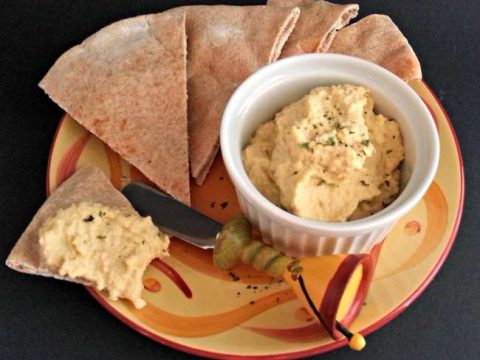 Classic Chickpea Hummus- A quick and easy dip, appetizer, or snack. Serve with pita bread, veggies, or use as a spread for sandwiches