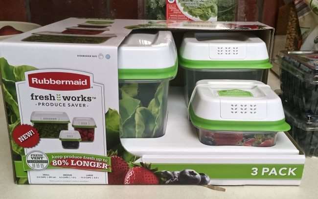Rubbermaid FreshWorks Produce Saver Medium Tall Food Storage Container