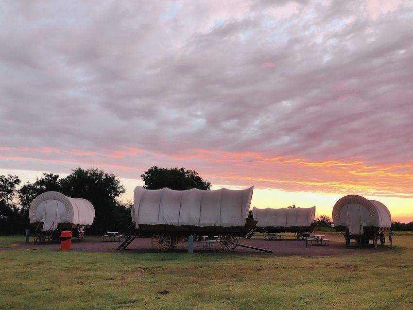 Conestoga wagon circle - glamping in Oklahoma