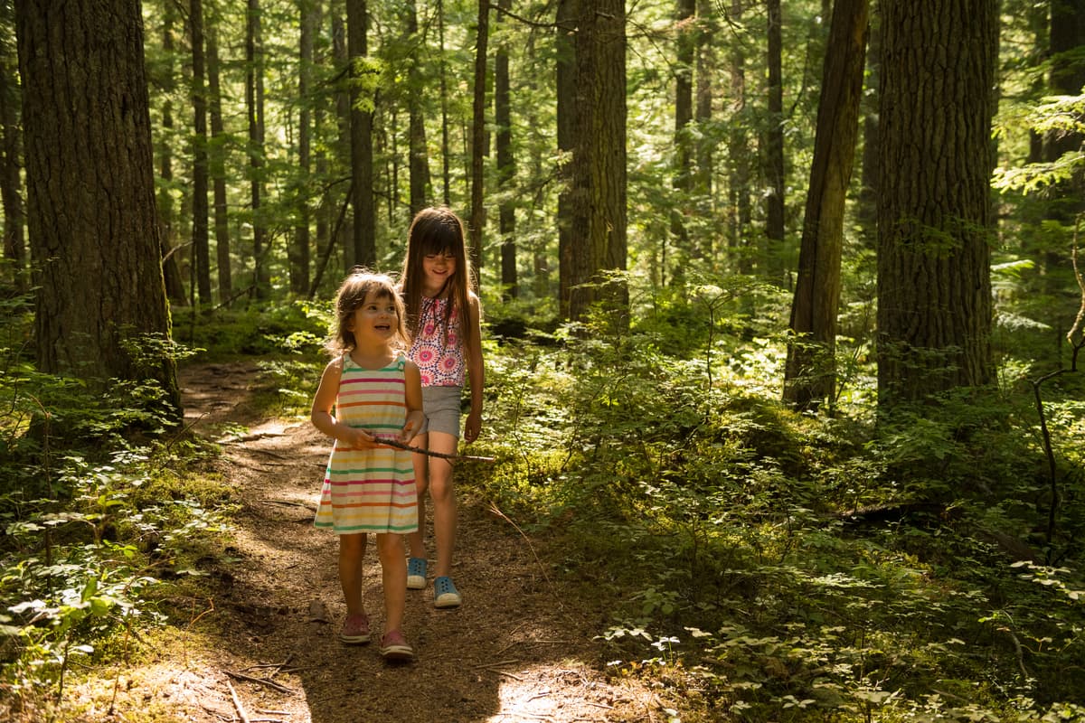 girls hiking - Whistler BC