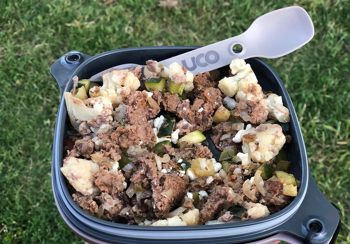 https://littlefamilyadventure.com/wp-content/uploads/2020/05/Grilled-foil-packet-meal-with-ground-beef-and-vegetables.jpg