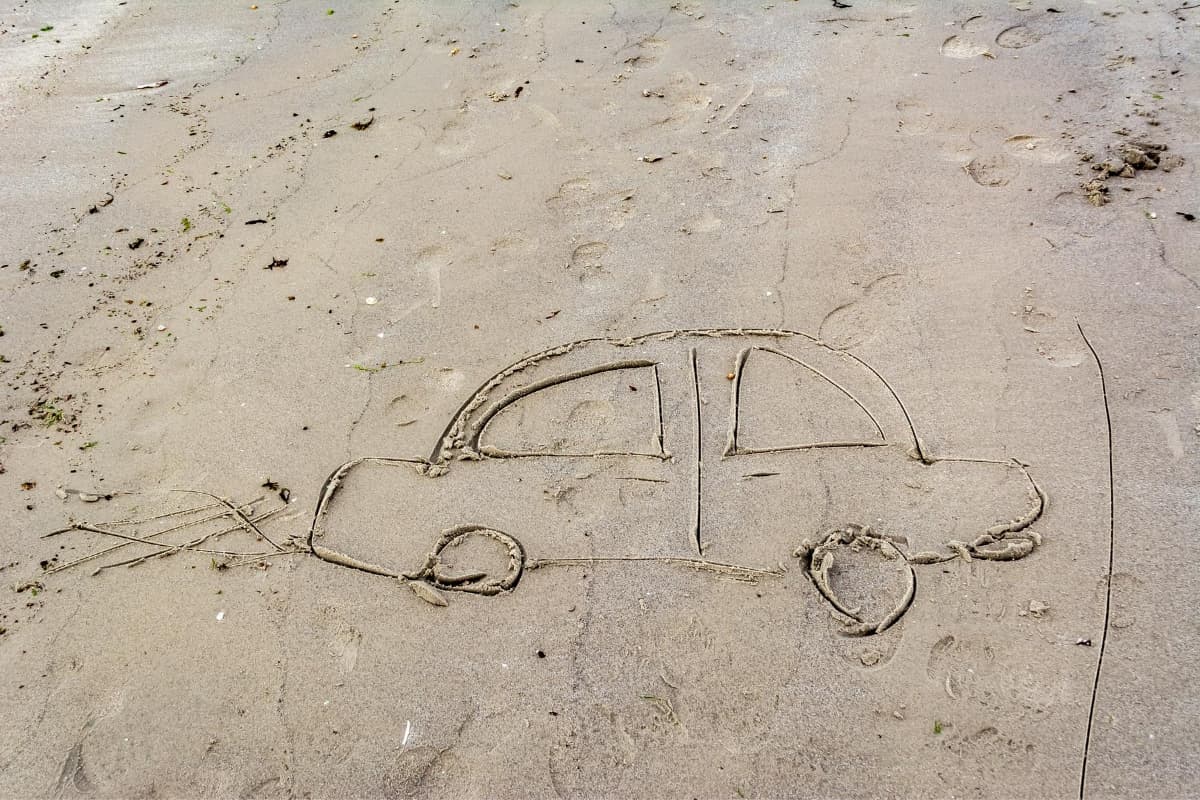 beach drawing of a car