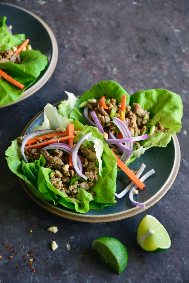 Thai lettuce wrapson plates