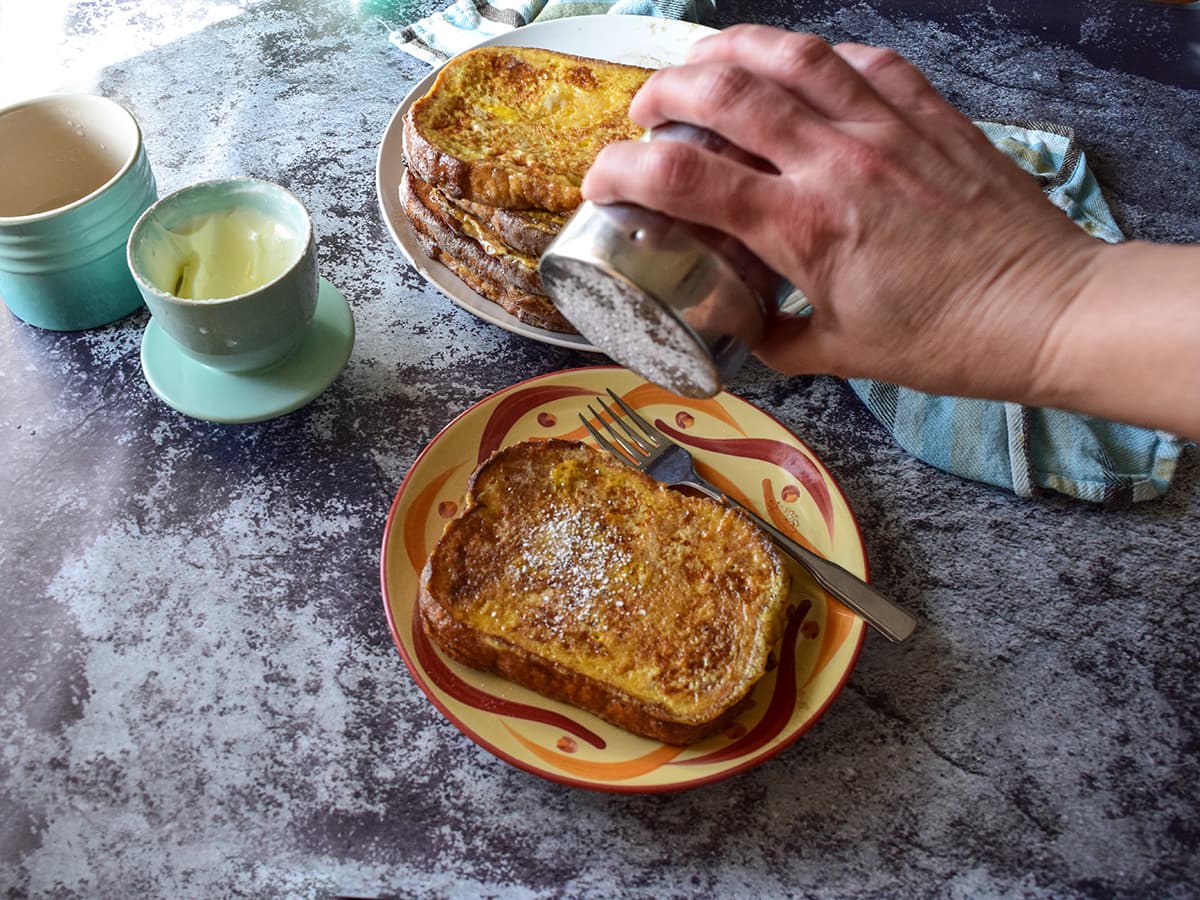 powdered sugar in french toast