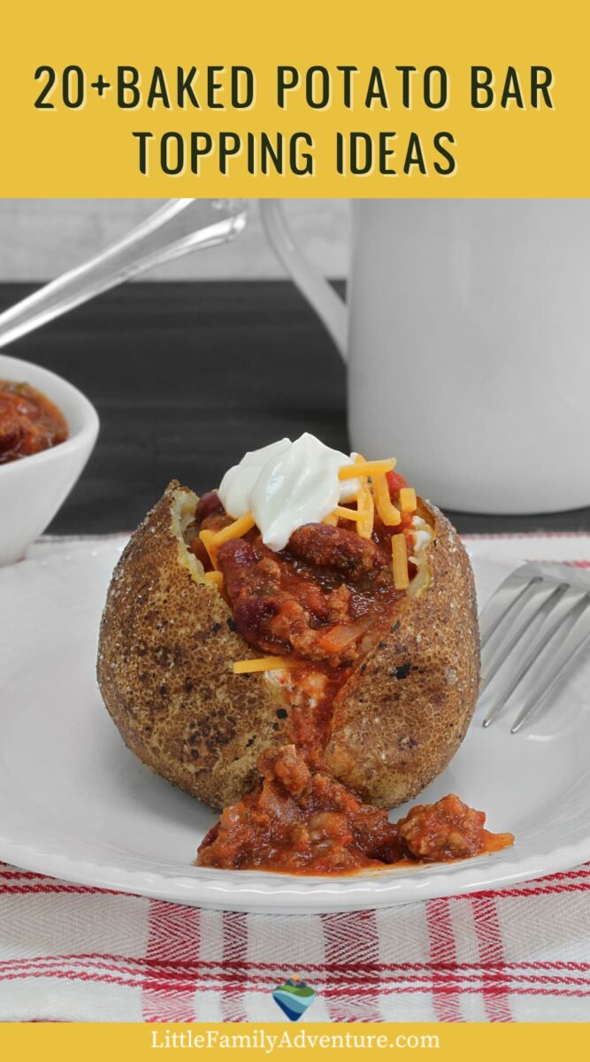 baked potato with chili 