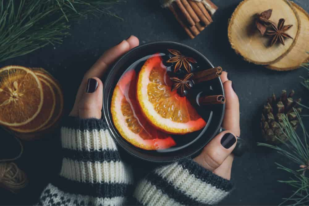 https://littlefamilyadventure.com/wp-content/uploads/2021/12/hot-mulled-wine-recipe.jpg