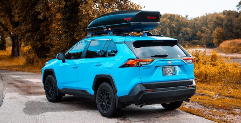 Toyota crossover with roof rack carrier
