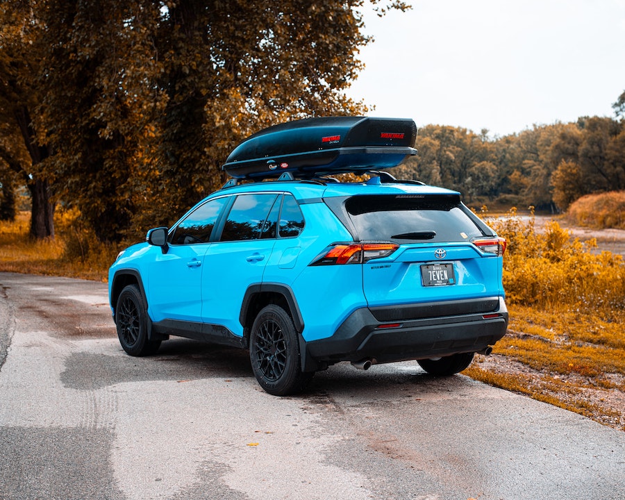 Toyota crossover with roof rack carrier