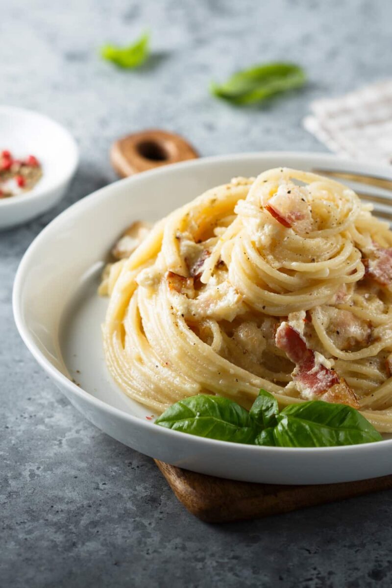 creamy pasta in bowl