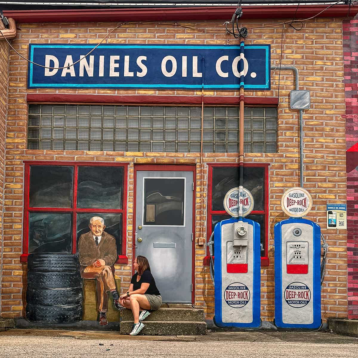 Daniels Oil Mural Pontiac Illinois