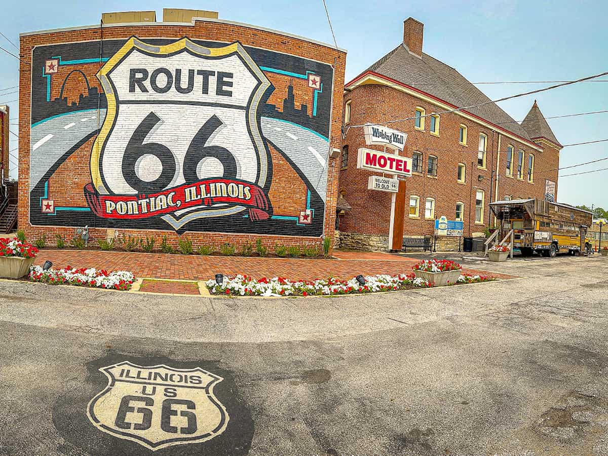 Route 66 Mural and Bob Waldmire's Yacht Bus