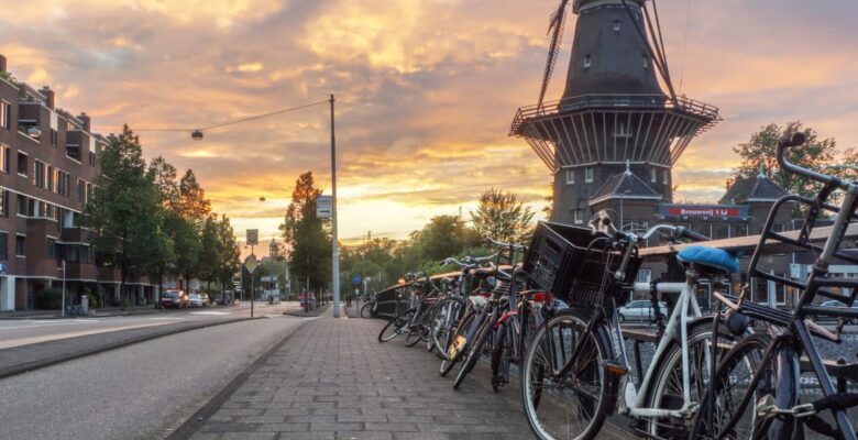 Amsterdam at dusk - how to plan a trip to Europe