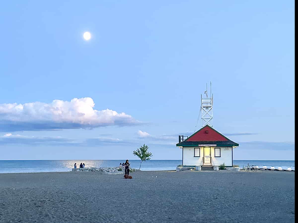 Leuty Lifeguard station - Toronto beach