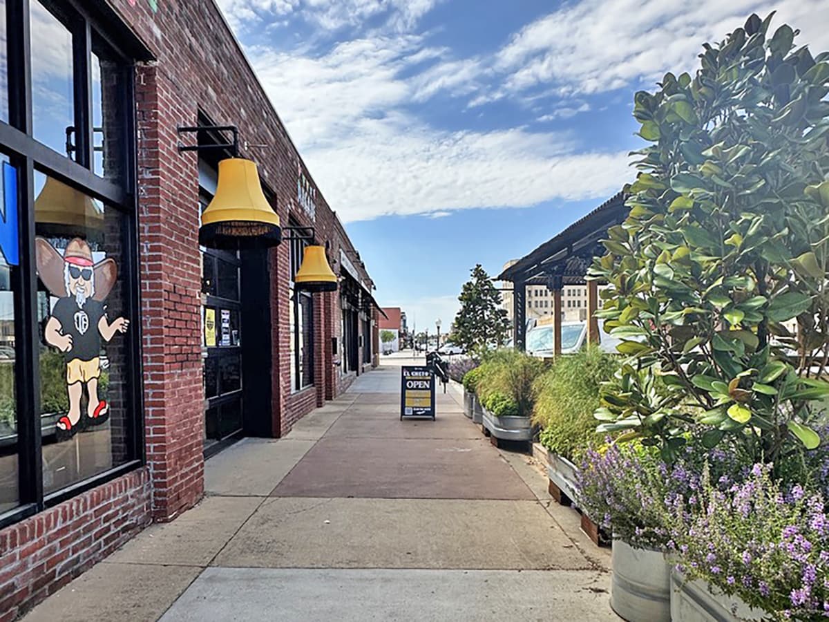 Chickasha downtown walkway