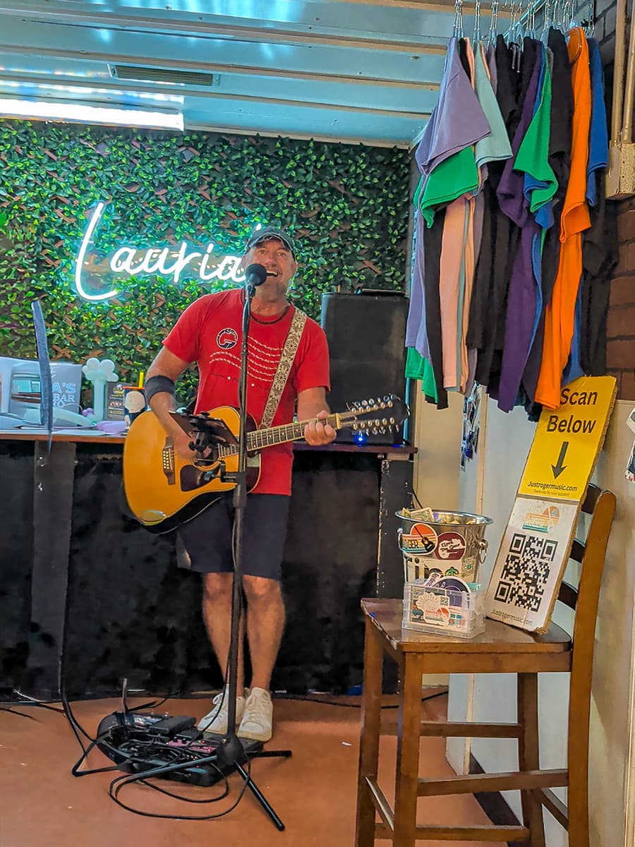 singer at Lauria's on the Beach
